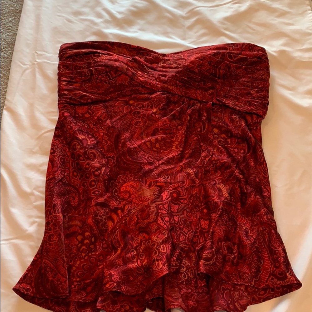 Gorgeous red strapless top